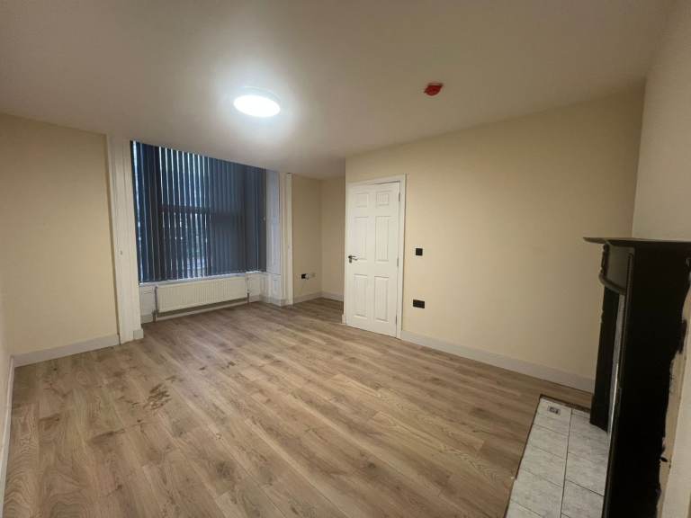 ***ONE BEDROOM FLAT TO RENT***SPACIOUS FLAT***IDEAL FOR WORKING PROFESSIONALS***CALL NOW TO VIEW***