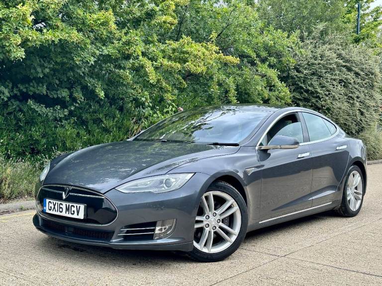 Tesla Model S Hatchback (2016) – Free Lifetime Supercharging & Premium Connectivity