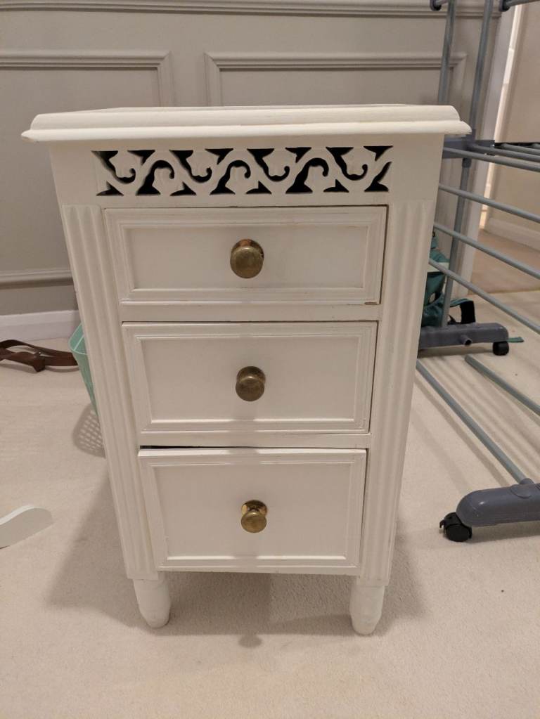 Pair of bedside tables 