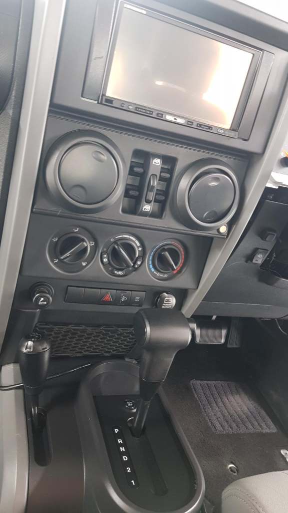 Jeep Wrangler jk 3.8 V6 petrol auto black fresh japanese import - top class 