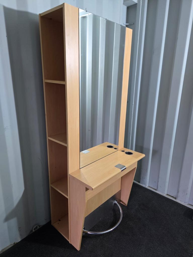 Free Delivery - Hairdressers Accessory Mirror (£150