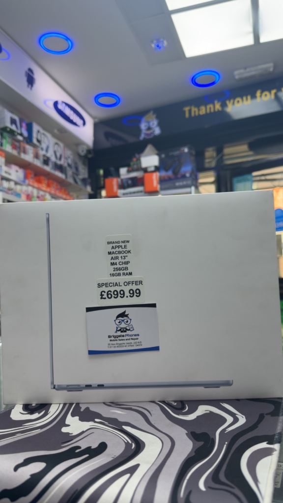 APPLE MACBOOK AIR 13” m4 CHIP 256GB 16GB RAM BRAND NEW SEALED ONE YEAR WARRANTY 