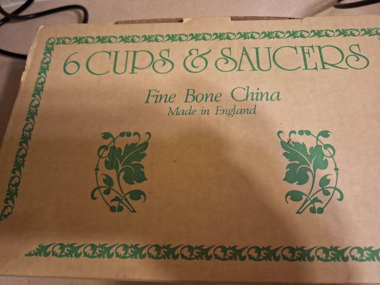 New 6 Fine Bone China Cups & Saucers Made in England