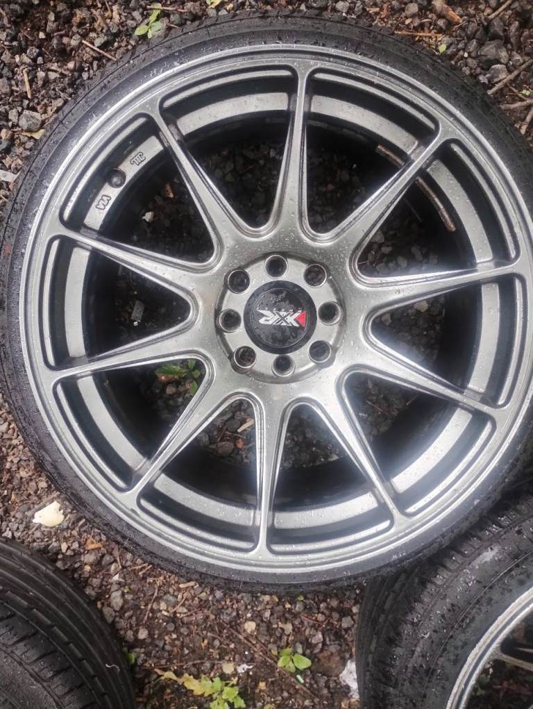 Alloy wheels 