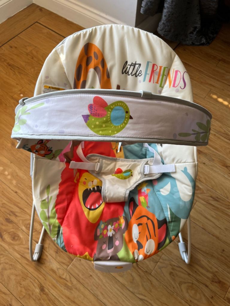 Vibrating baby bouncer chair 