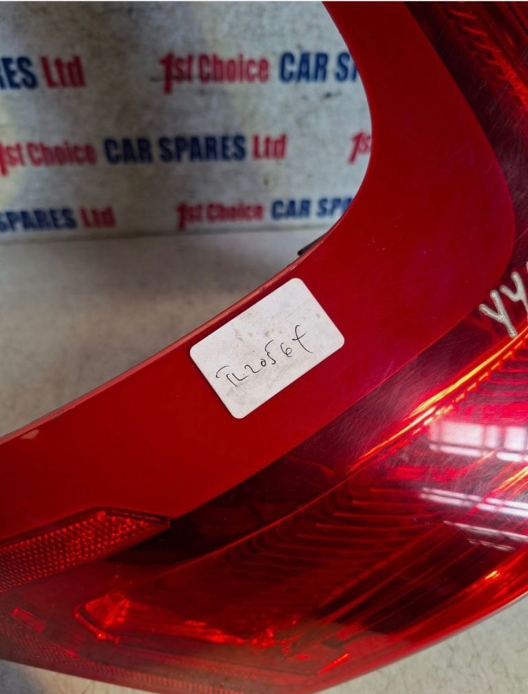 Volvo v40 rear tail light with bulbs left side