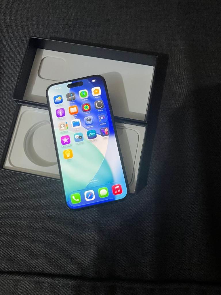 APPLE IPHONE 15 PLUS 5G 128GB BLACK MOBILE(UNLOCKED)(MINT CONDITION)