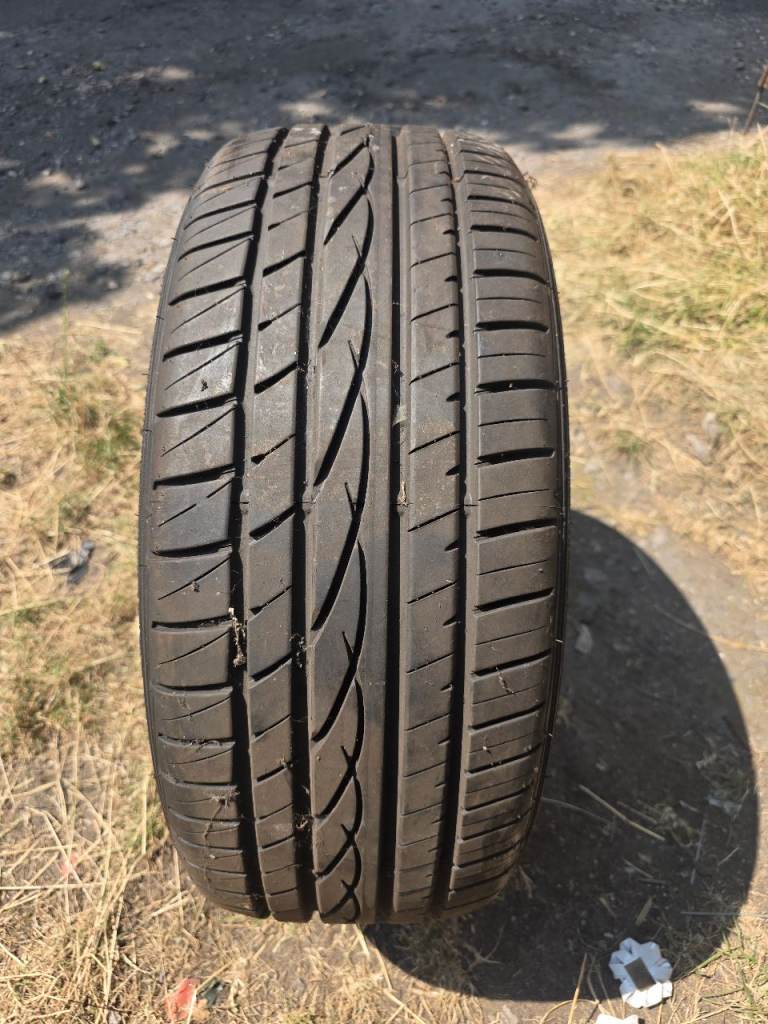 215/45/17 car tyer 