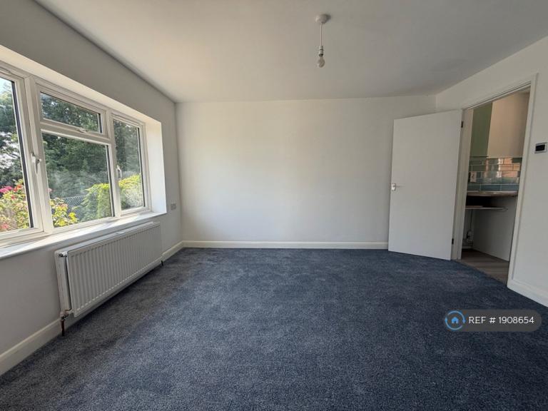 1 bedroom house in High View, Reading, RG31 (1 bed) (#1908654)