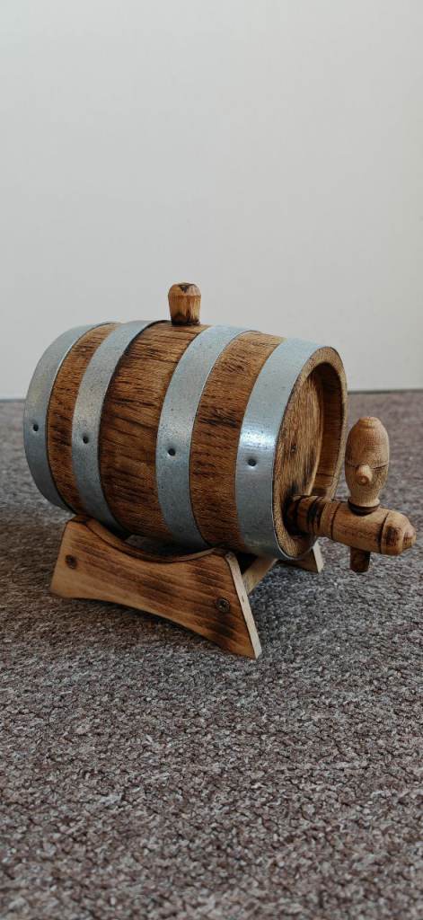 Handcrafted Vintage Oak wooden smoked Barrel 1L with stand & tap Aging Storage whiskey