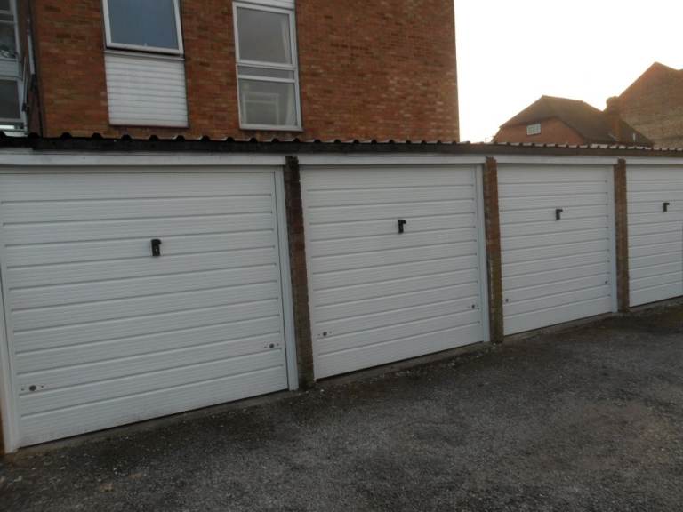 LOCK UP GARAGE TO LET IN MARSTON GREEN