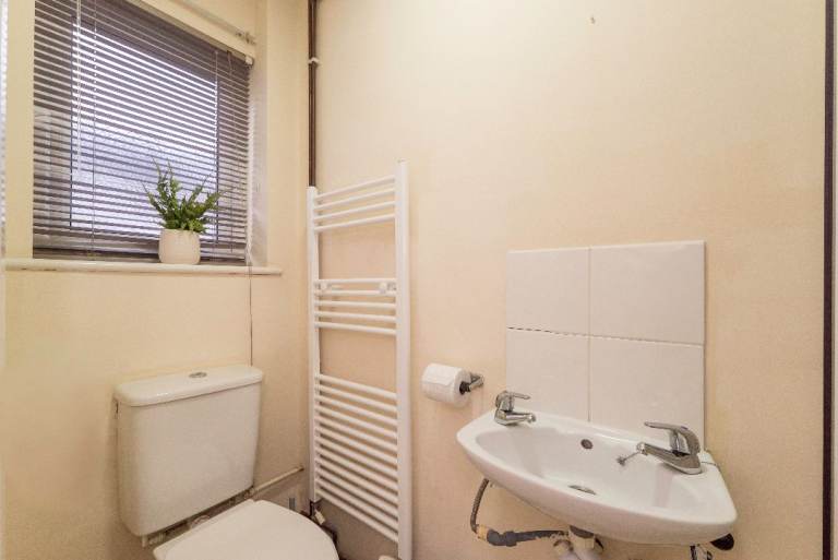 Budget-Friendly Room in Prime Location