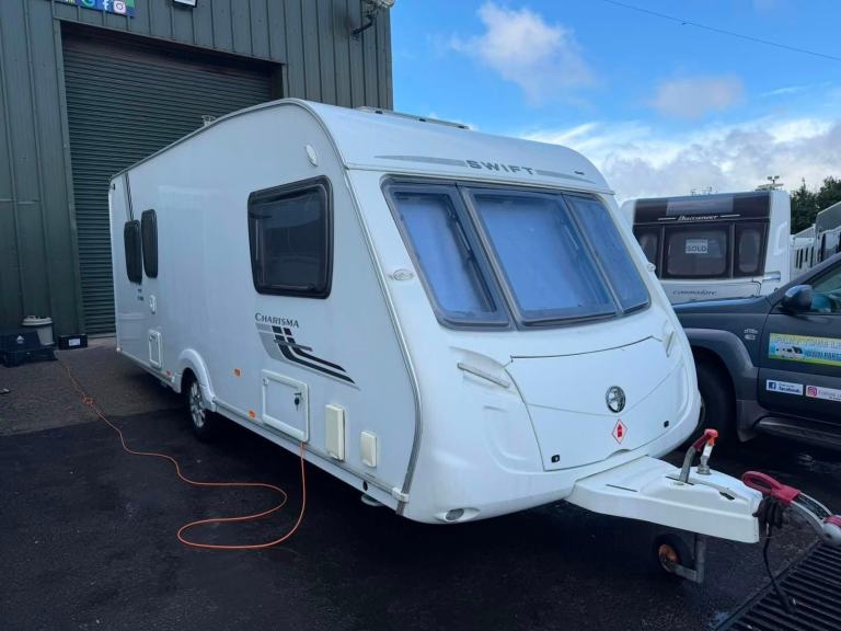 2010 SWIFT CHARISMA 540 - 5 BERTH CARAVAN 