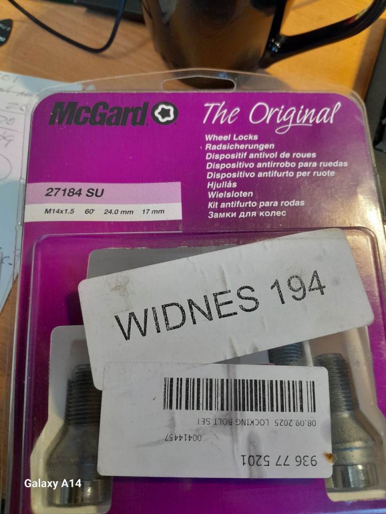 MG HS Locking wheel bolts