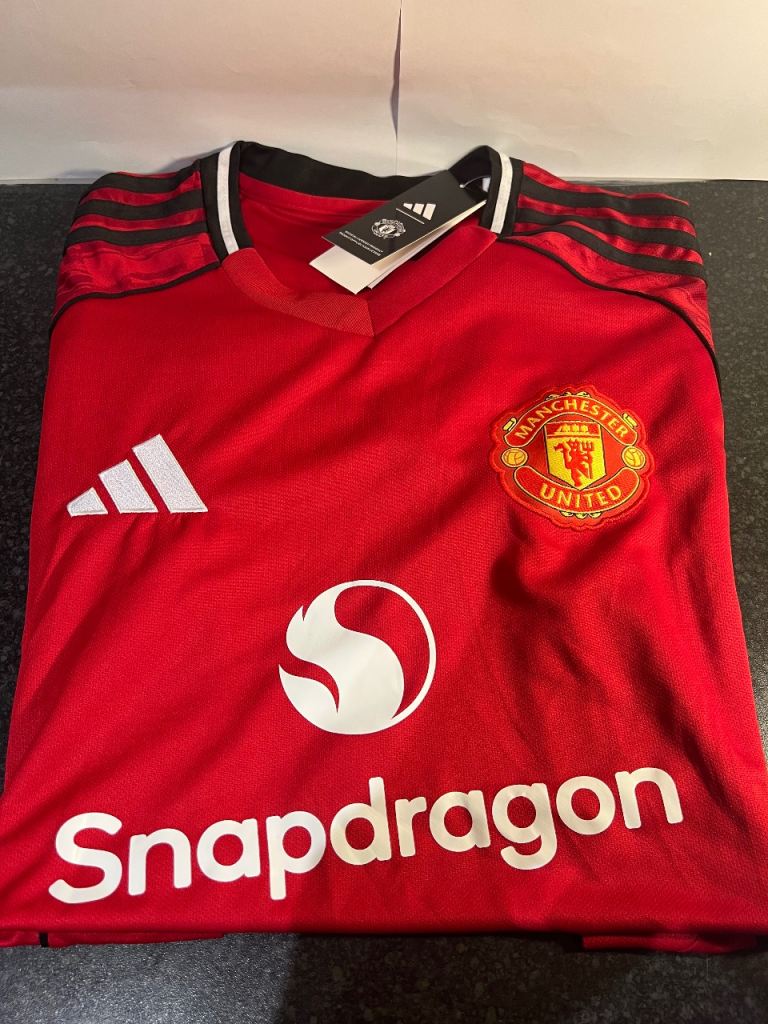 New Adidas Manchester United Football Shirt – Red, Size M