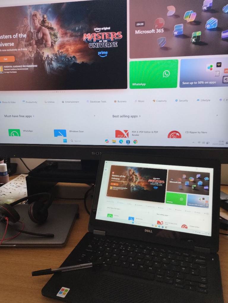 Windows 11, Fully Touchscreen Laptop, Microsoft Office, i5, SSD, HDMI, Bluetooth, Webcam, Backlit