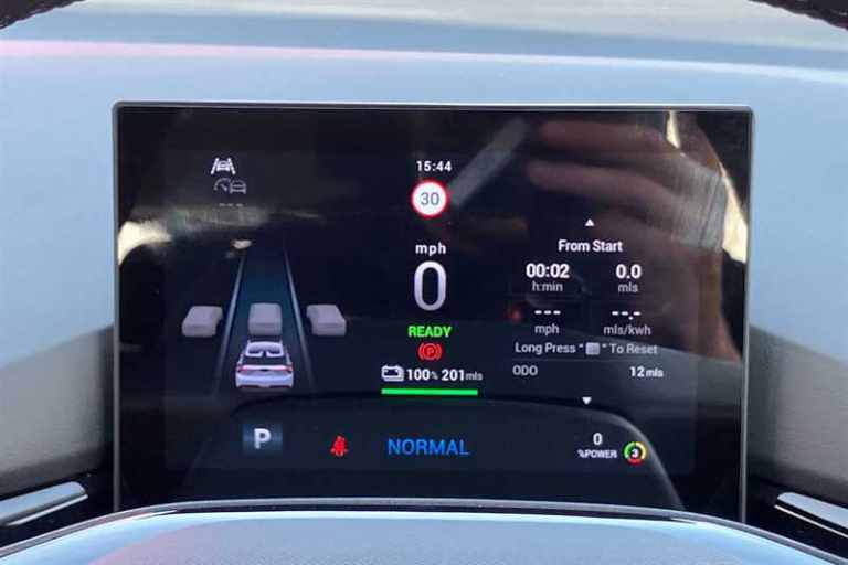 2025 MG MG4 49kWh SE Hatchback 5dr Electric Auto (170 ps) Hatchback Electric Automatic