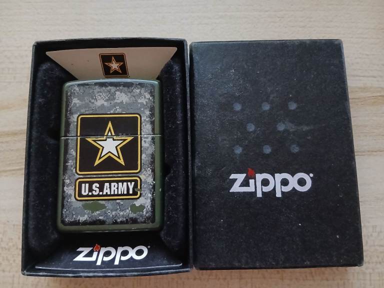 Zippo  US Army - Star Logo Lighter 28631 (Discontinued) £15