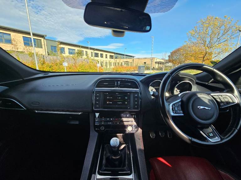 Jaguar, F-PACE, Estate, 2016, Manual, 1999 (cc), 5 doors