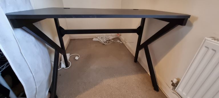Gaming desk