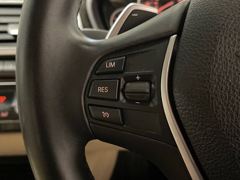 2017 BMW 3 Series 2.0 330e 7.6kWh Luxury Saloon 4dr Petrol Plug-in Hybrid Auto Euro 6 (s/s) ( Sal...