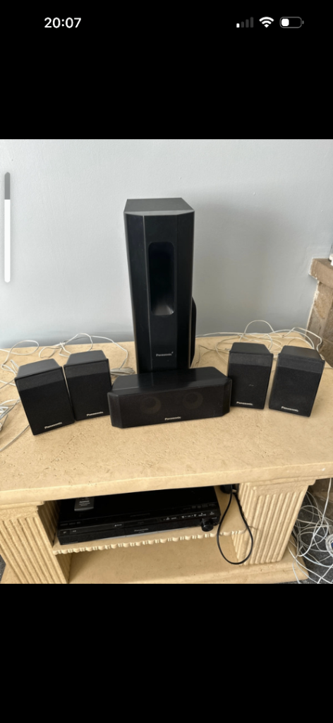 Panasonic Home Cinema System with Speakers-and Subwoofer and DVD Player with remote 