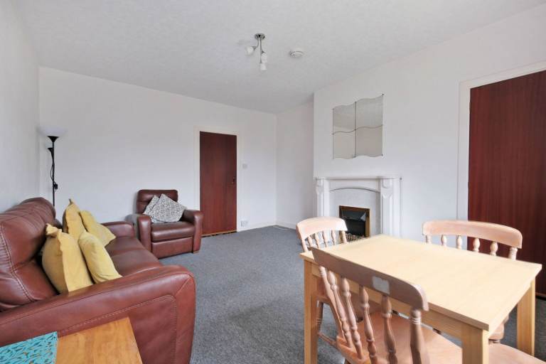 Fully Furnished Immaculate Double Room Available opposite to Aberdeen Uni for Immediate Entry 