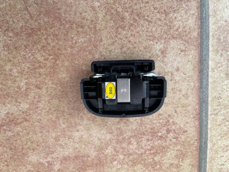 Audi A6 C7 Avant boot rail hook