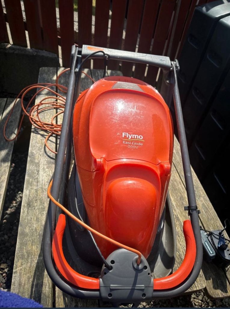 Flymo and strimmer bundle 
