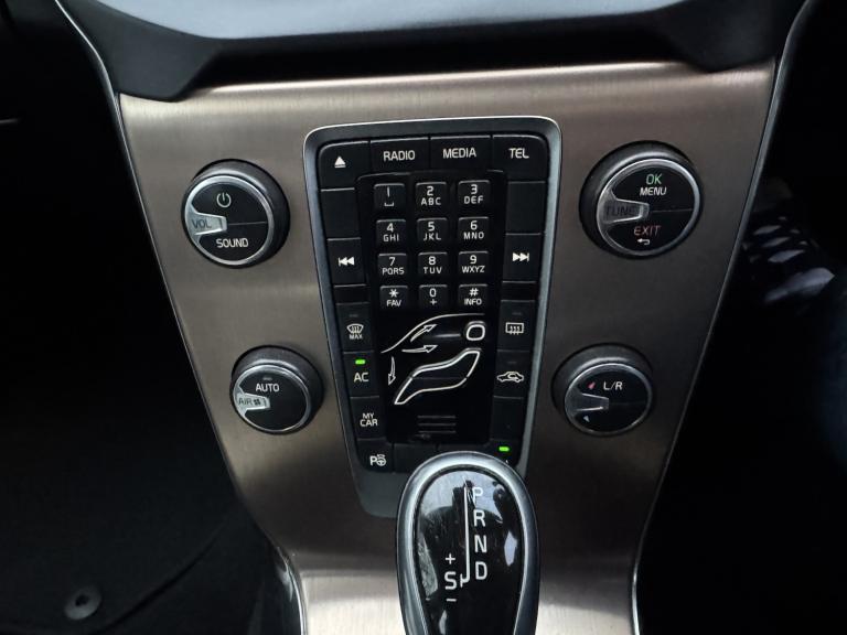 VOLVO V40 CROSS COUNTRY 1.6 D2 Lux 2014