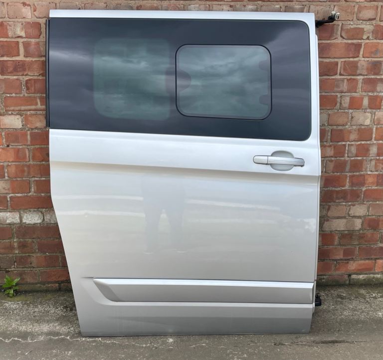Ford Transit Custom Right Driver Side Loading Sliding Door Crew Cab Window Moondust Silver 2013-2018