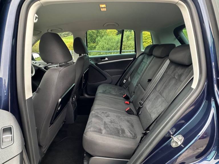 2014 Volkswagen Tiguan 2.0 TDI BlueMotion Tech Match SUV 5dr Diesel Manual 2WD Euro 5 (s/s) (140 ...