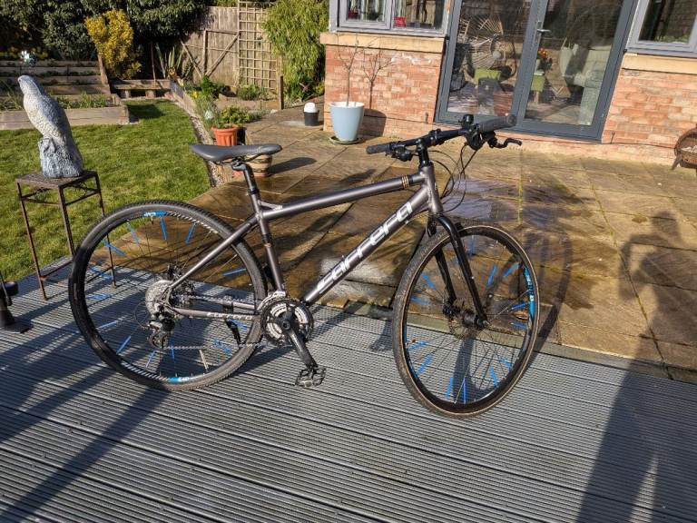 Carrera subway 2 mens hybrid bicycle with include 2 brand new spare set of tyres