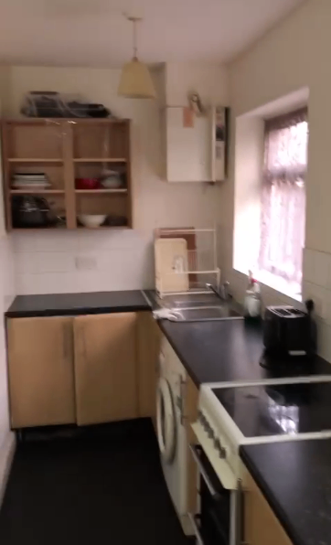 🏠 Spacious Double Room near  Brunel University and West Drayton Station