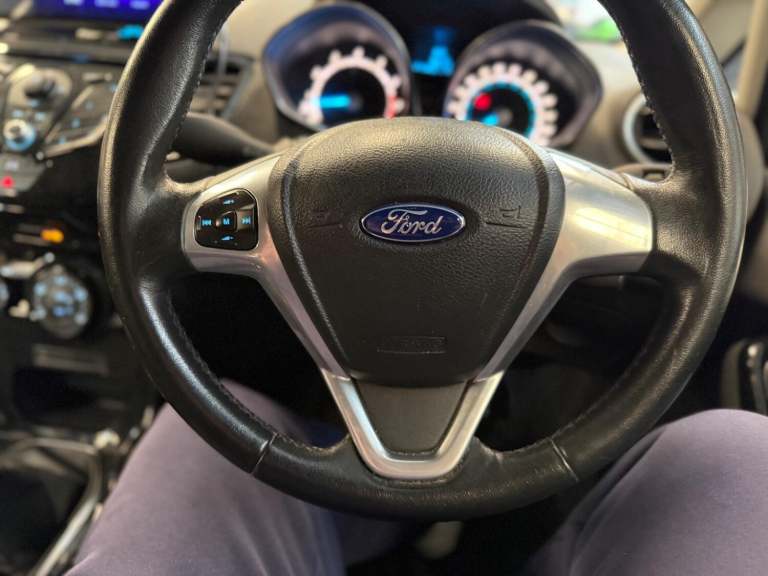 FORD FIESTA 1.3 Zetec 2013