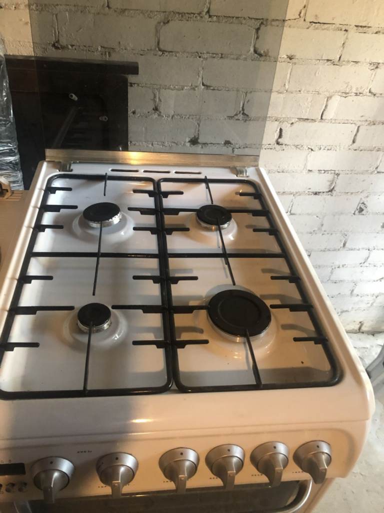 Hotpoint freestanding cooker for part or repair