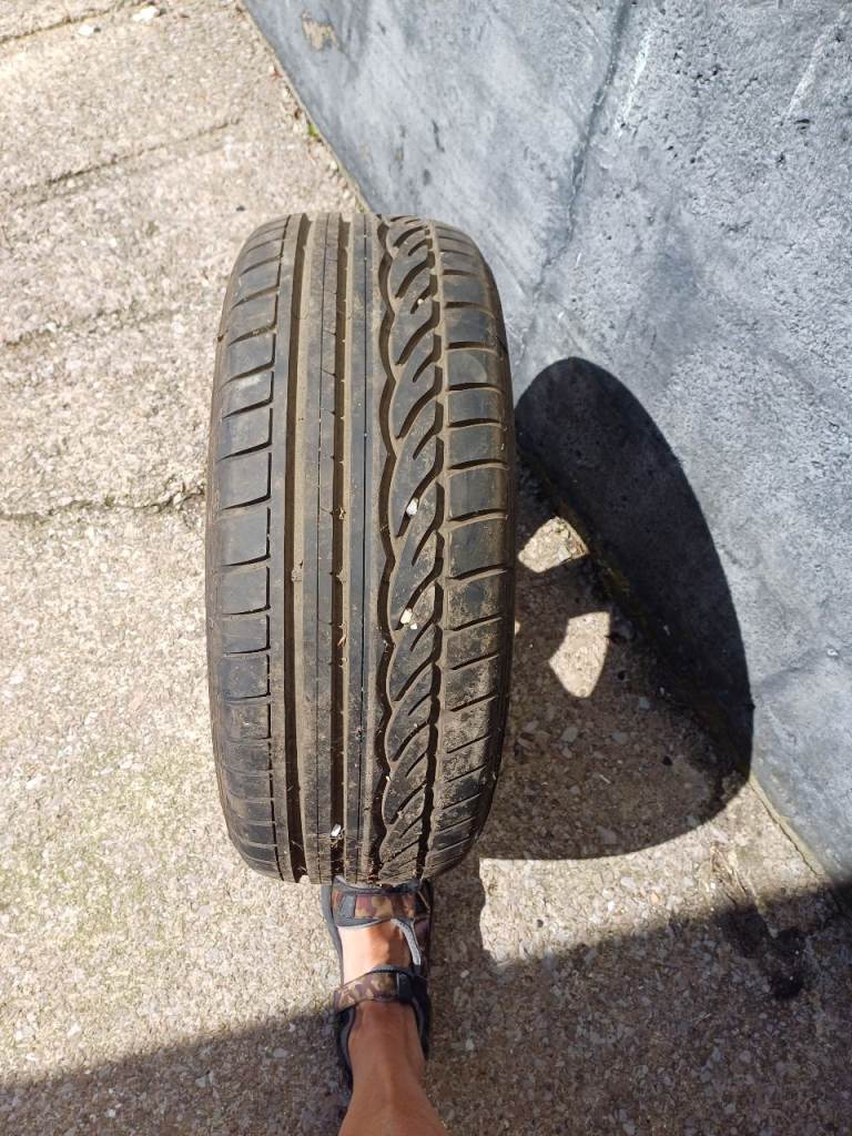 Car wheel and tyre