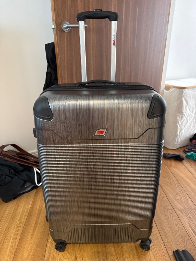 Brand new Andare Monte Carlo-3 29" Exp. Hardside Spinner