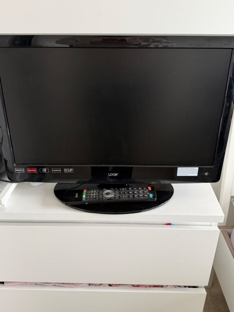 LOGIK 21” Black TV with Remote 