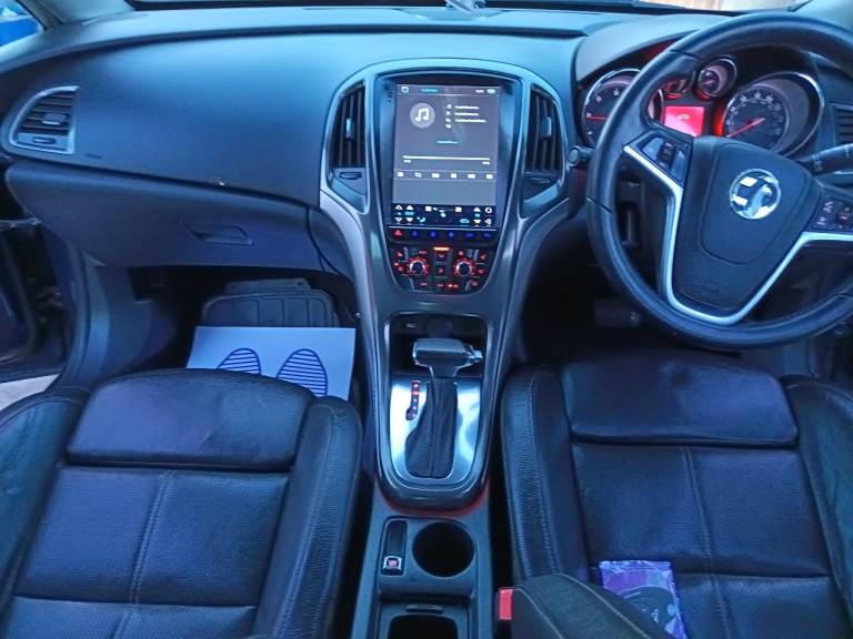  Automatic Vauxhall, ASTRA, Hatchback, 2011, , 1956 (cc), 5 doors