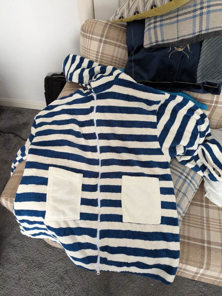 Kids fleece drying robe 