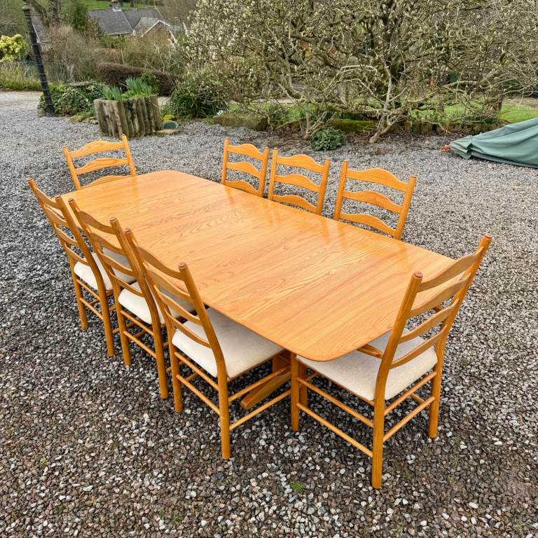 Bespoke Ercol Dining Set Custom Large Windsor Table & 8 Ladderback Chairs Light