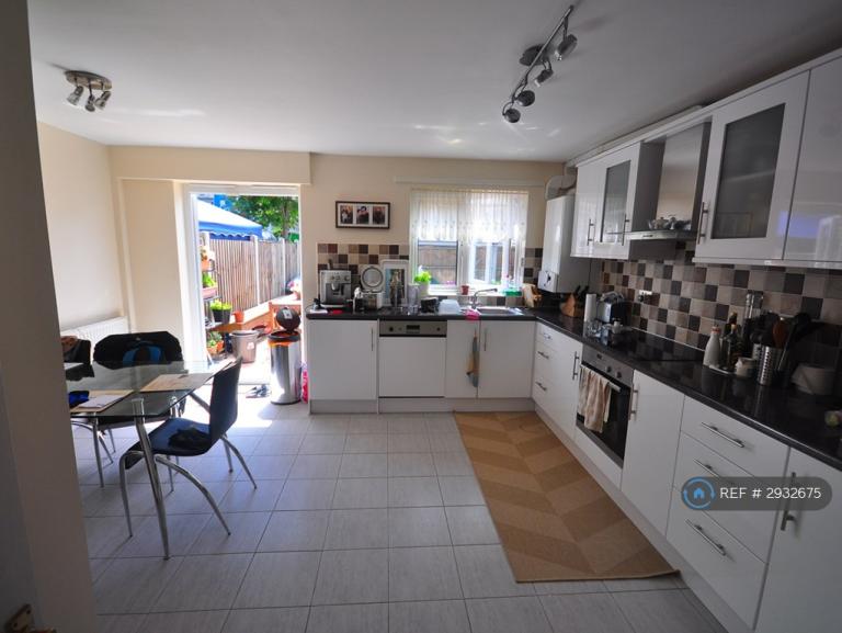 4 bedroom house in Clark St, London, E1 (4 bed) (#2932675)