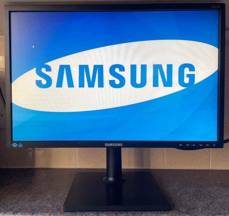 22inch Samsung HD HDMI VGA Widescreen Computer Screen Monitor for PC Apple Mac Macbook 