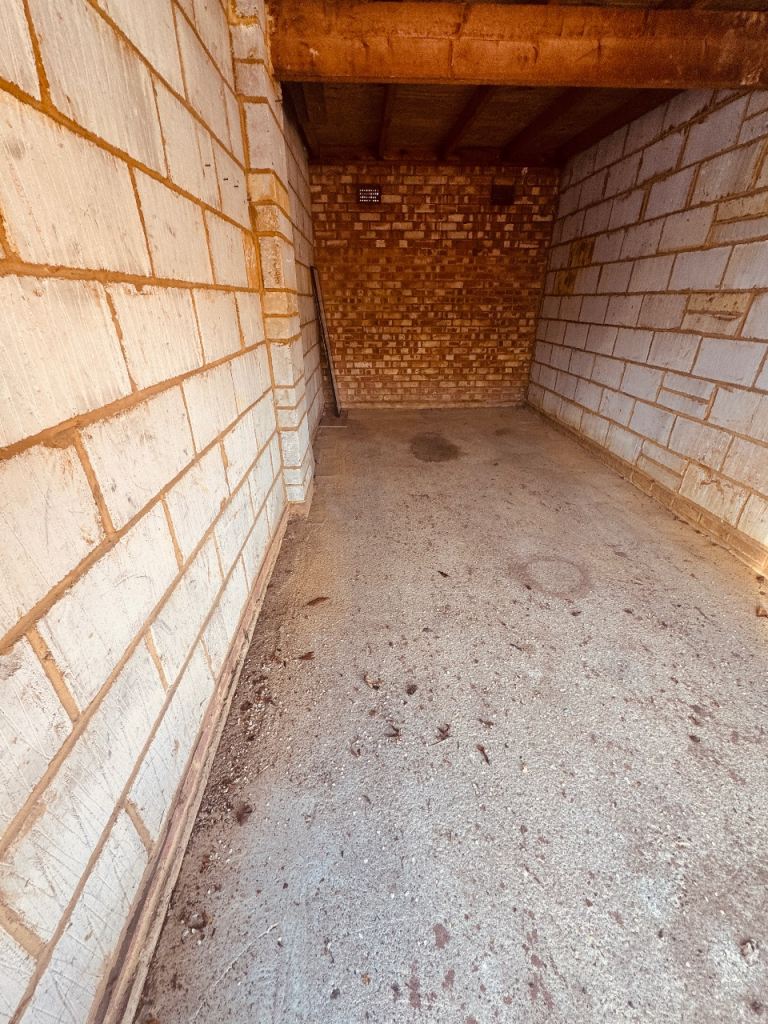 Secure Garage Storage / Parking – Near Hersham Station