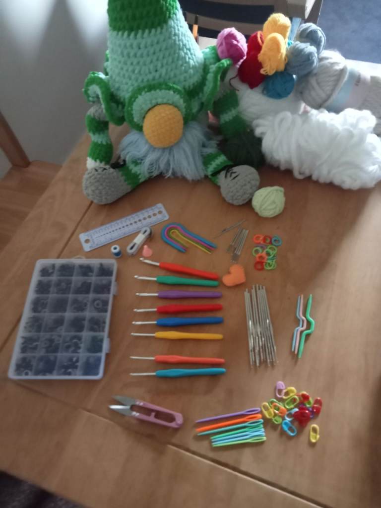 Free crochet lessons for individuals or groups 