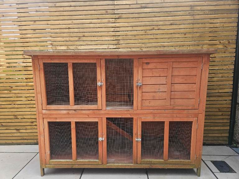 RABBIT / GUINEA PIG HUTCH