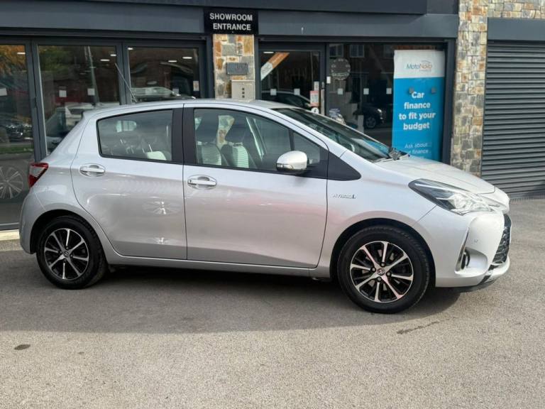 2018 Toyota Yaris 1.5 VVT-h Icon Tech Hatchback 5dr Petrol Hybrid E-CVT Euro 6 (s/s) (100 ps) Hat...