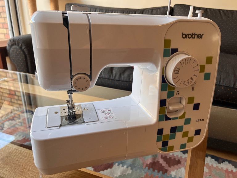 Brother Sewing Machine *Like New*