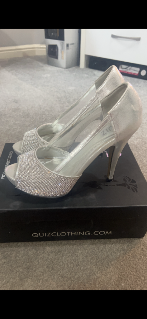 Boxed Quiz Silver Diamonte mesh shoes size 6. 
